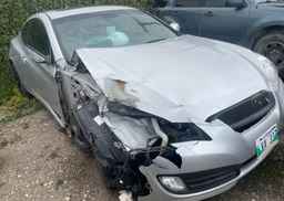 2010 HYUNDAI GENESIS V6