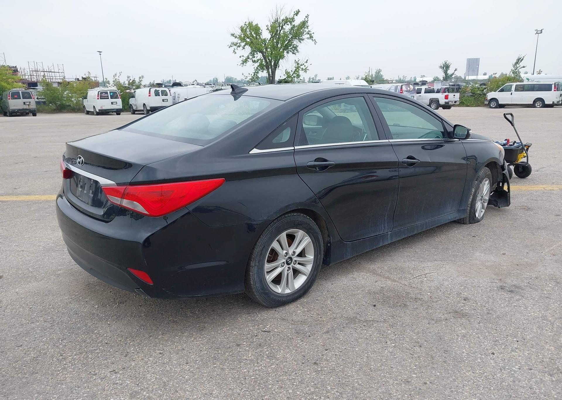 2014 HYUNDAI SONATA GL