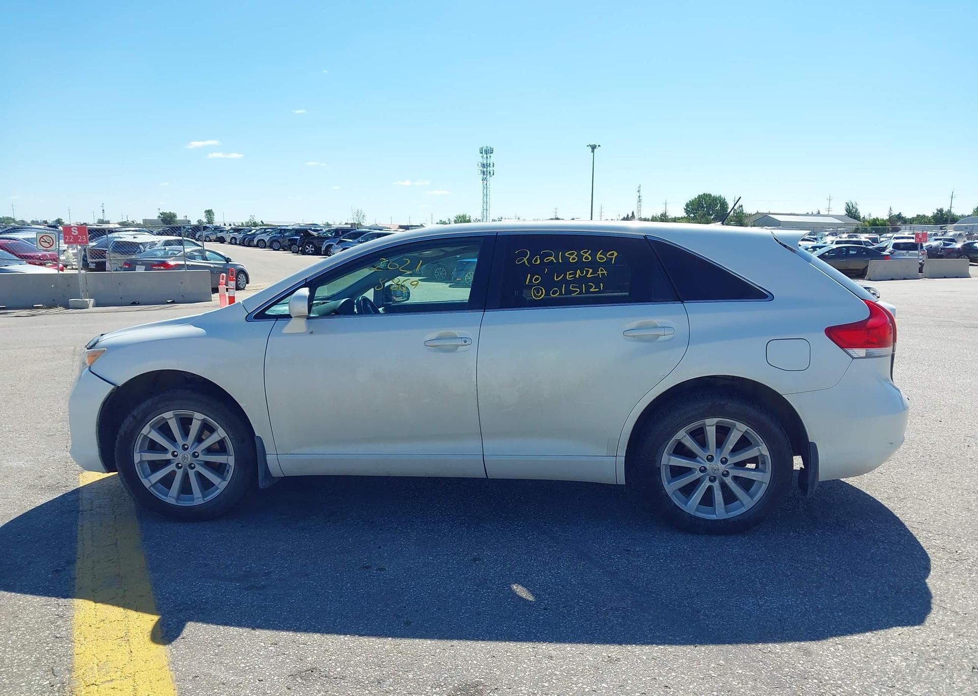 2010 TOYOTA VENZA