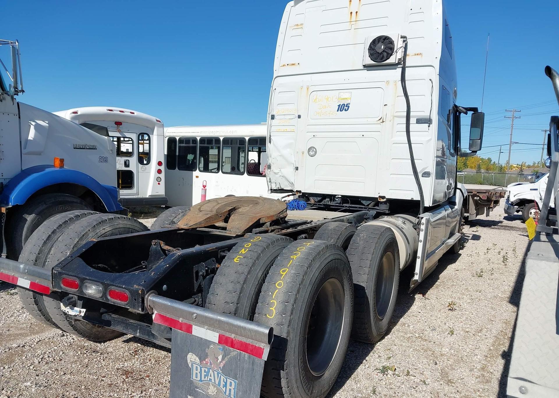 2020 VOLVO VNL64T