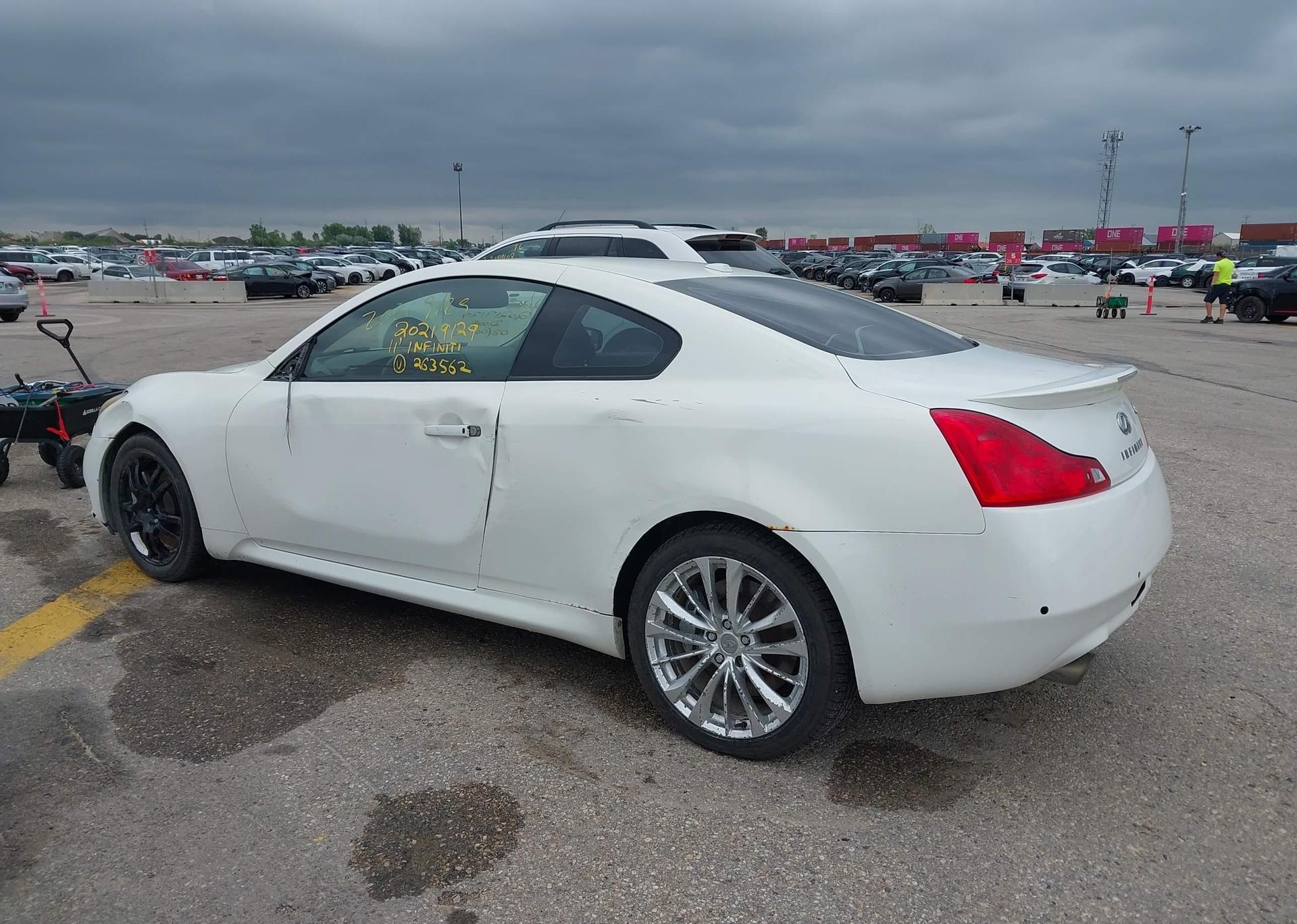 2011 INFINITI G37X