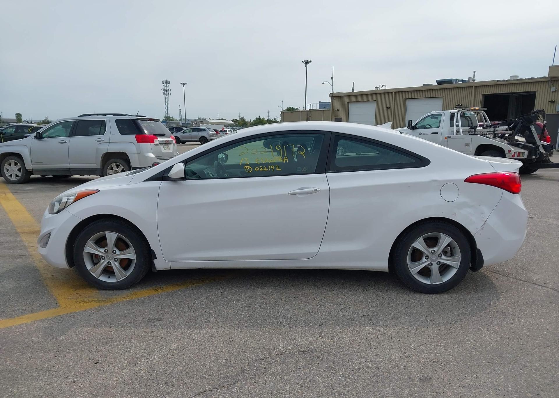 2013 HYUNDAI elantra se
