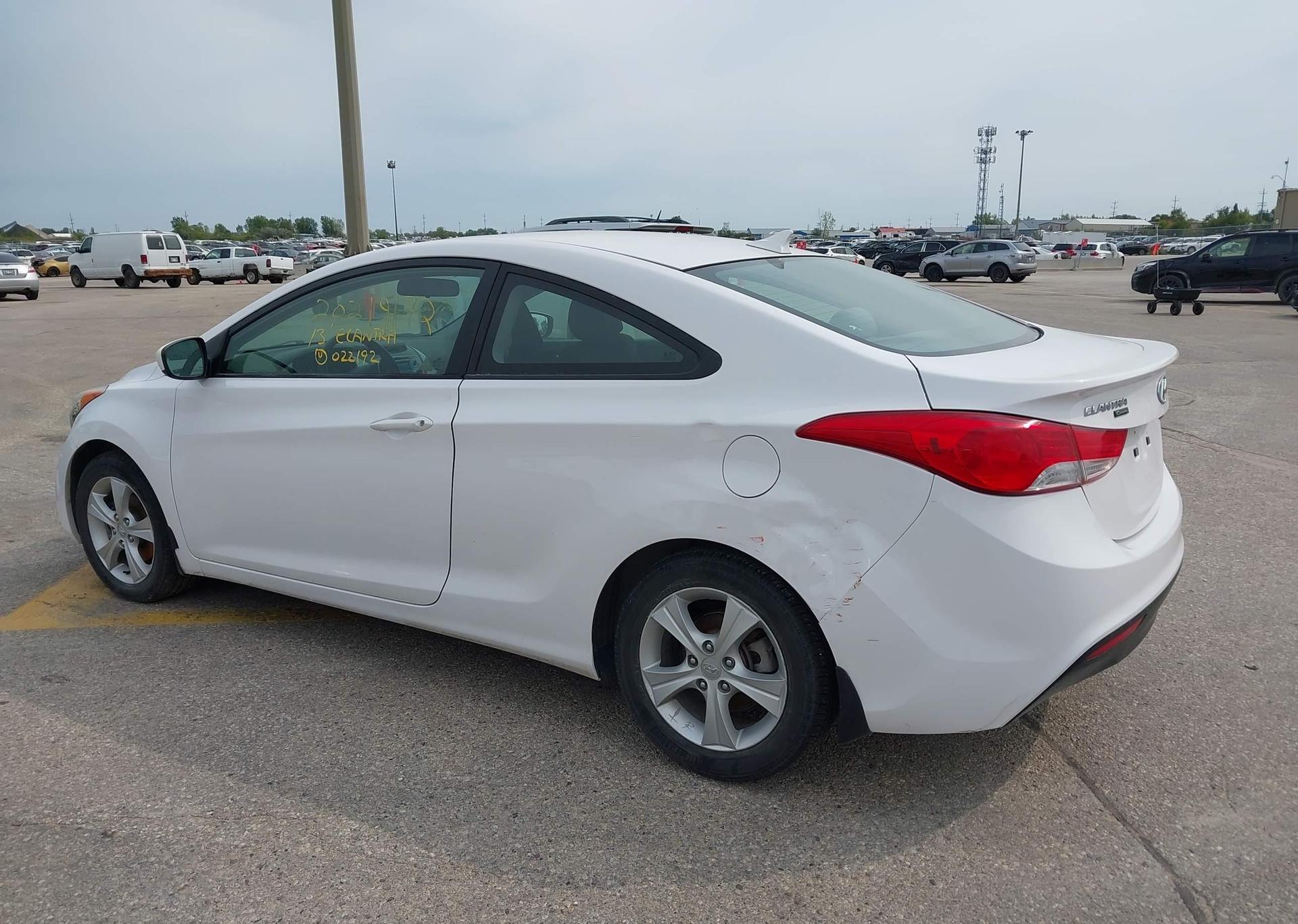2013 HYUNDAI elantra se