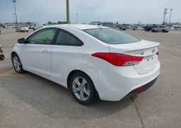 2013 HYUNDAI elantra se