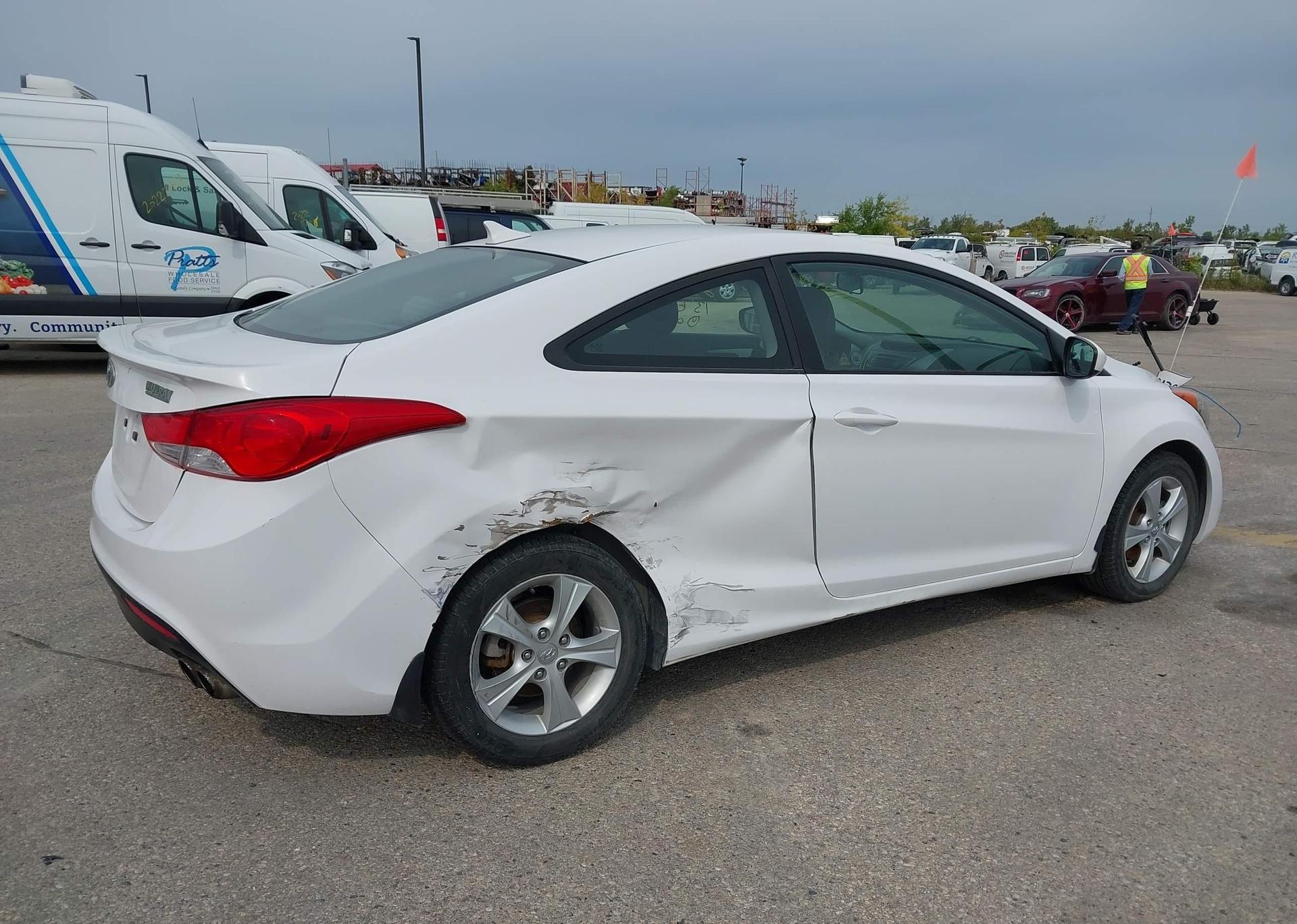 2013 HYUNDAI elantra se