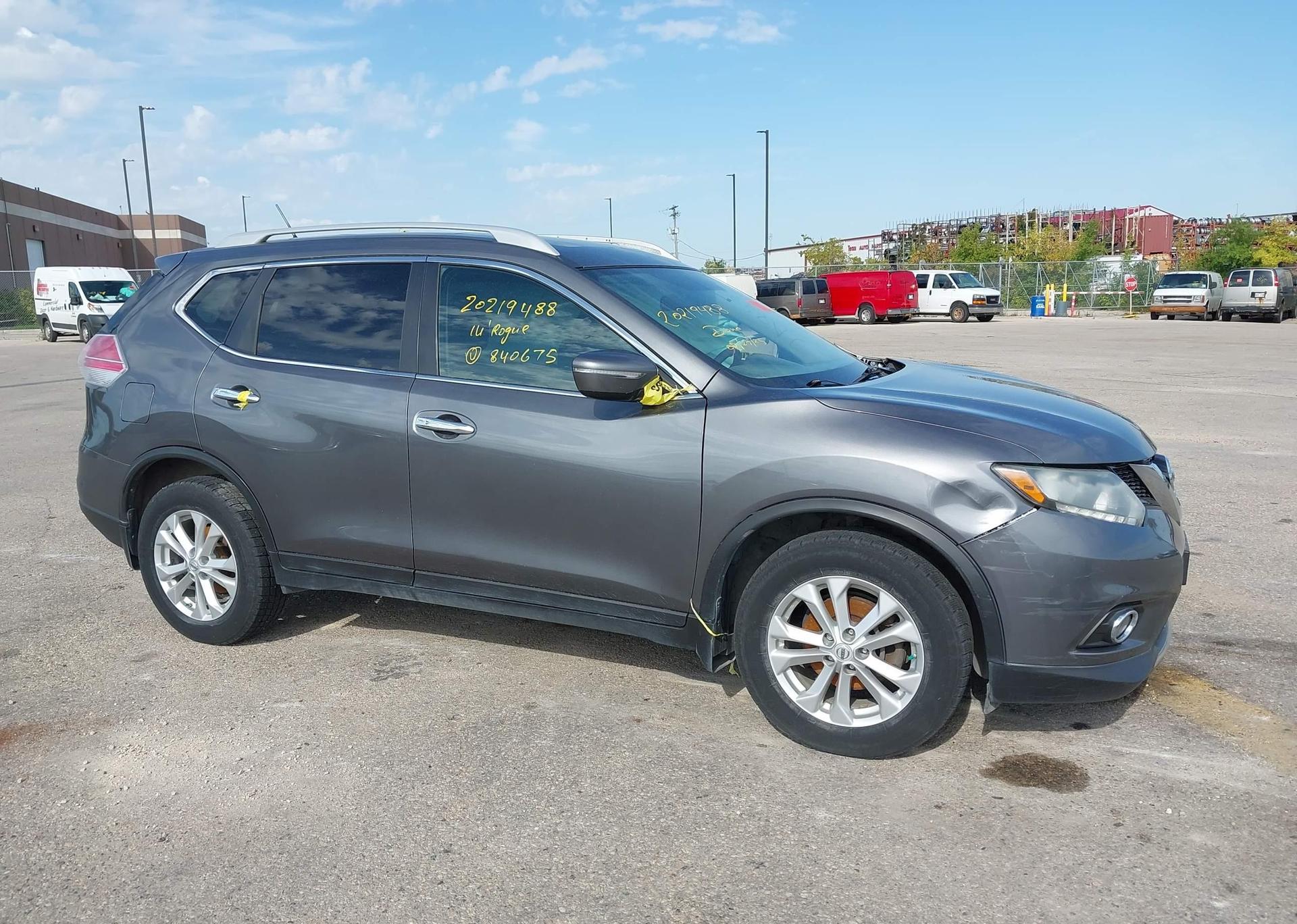 2014 NISSAN ROGUE SV
