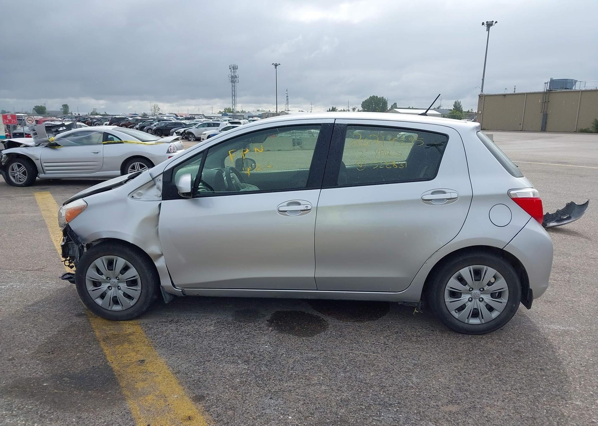 2012 TOYOTA YARIS LE