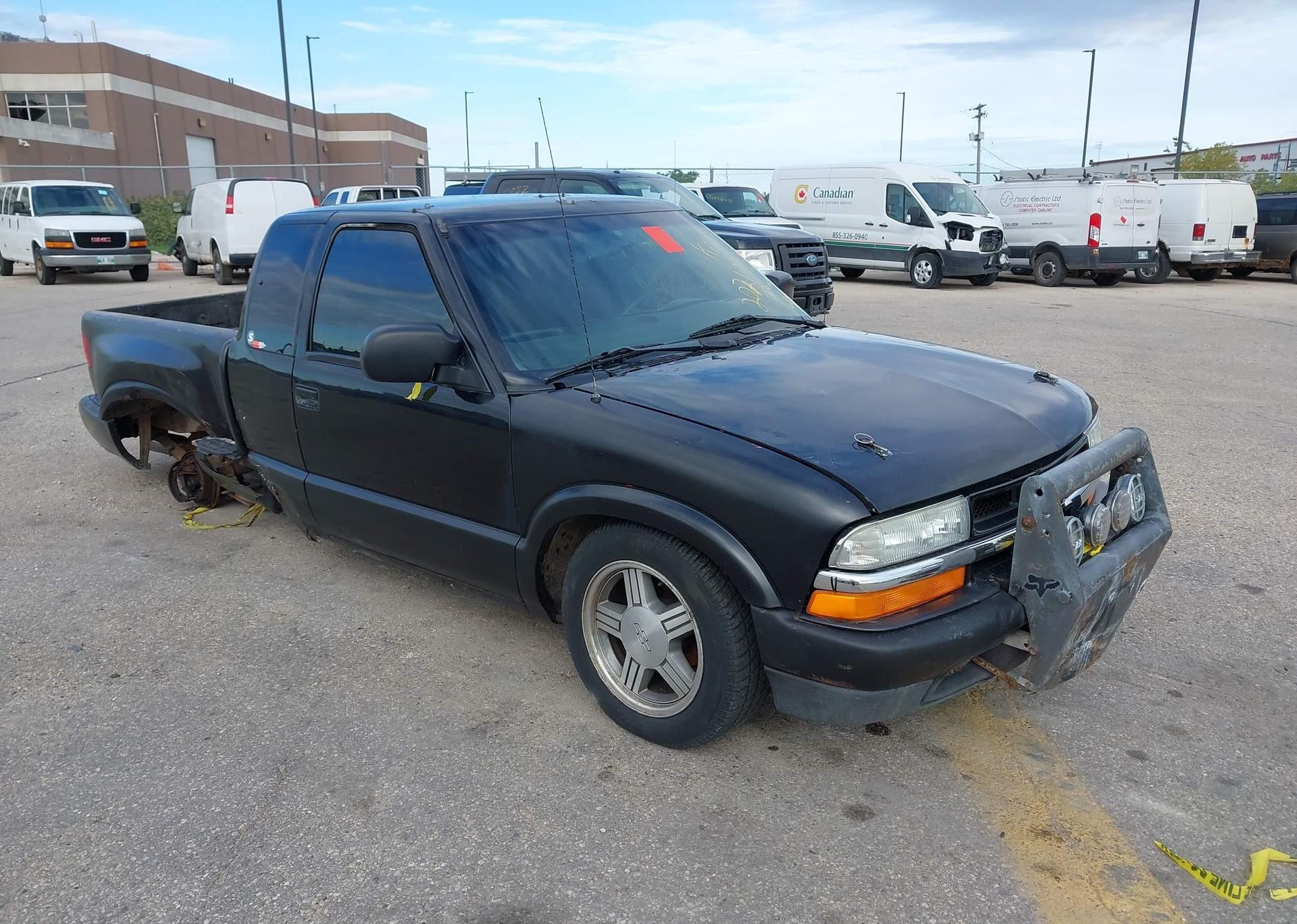 1998 CHEVROLET S10 4+CAB