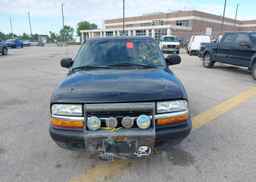 1998 CHEVROLET S10 4+CAB