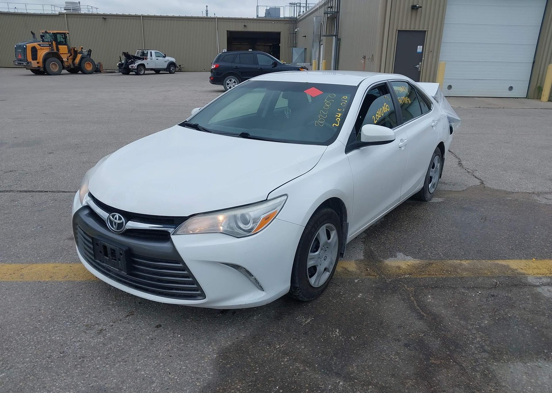 2017 TOYOTA CAMRY LE