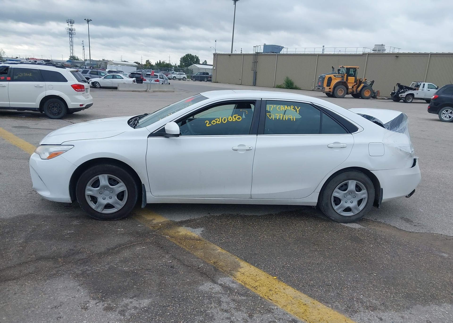 2017 TOYOTA CAMRY LE