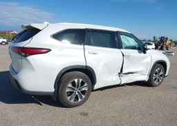 2022 TOYOTA HIGHLANDER XLE V6