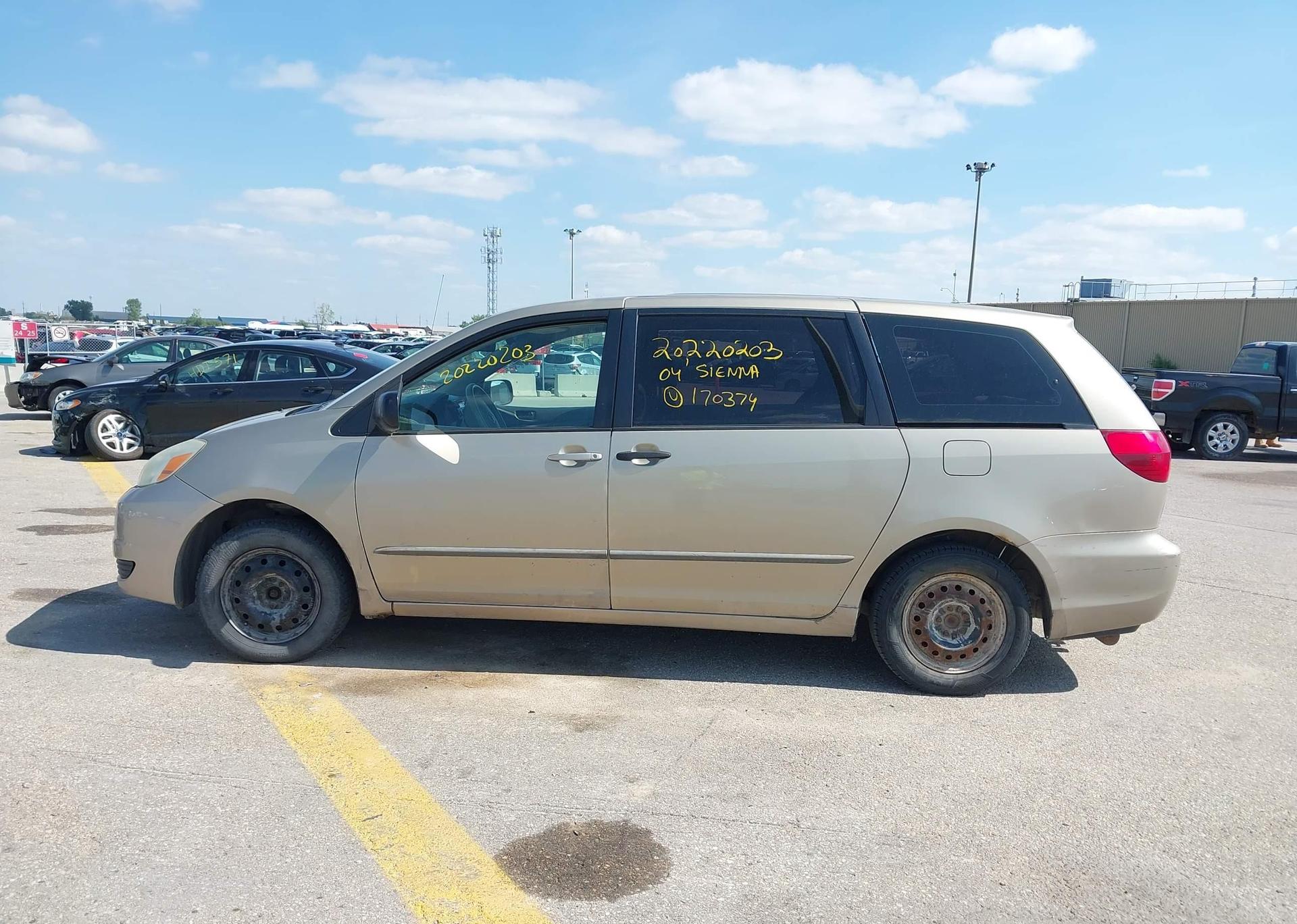 2004 TOYOTA SIENNA CE V6