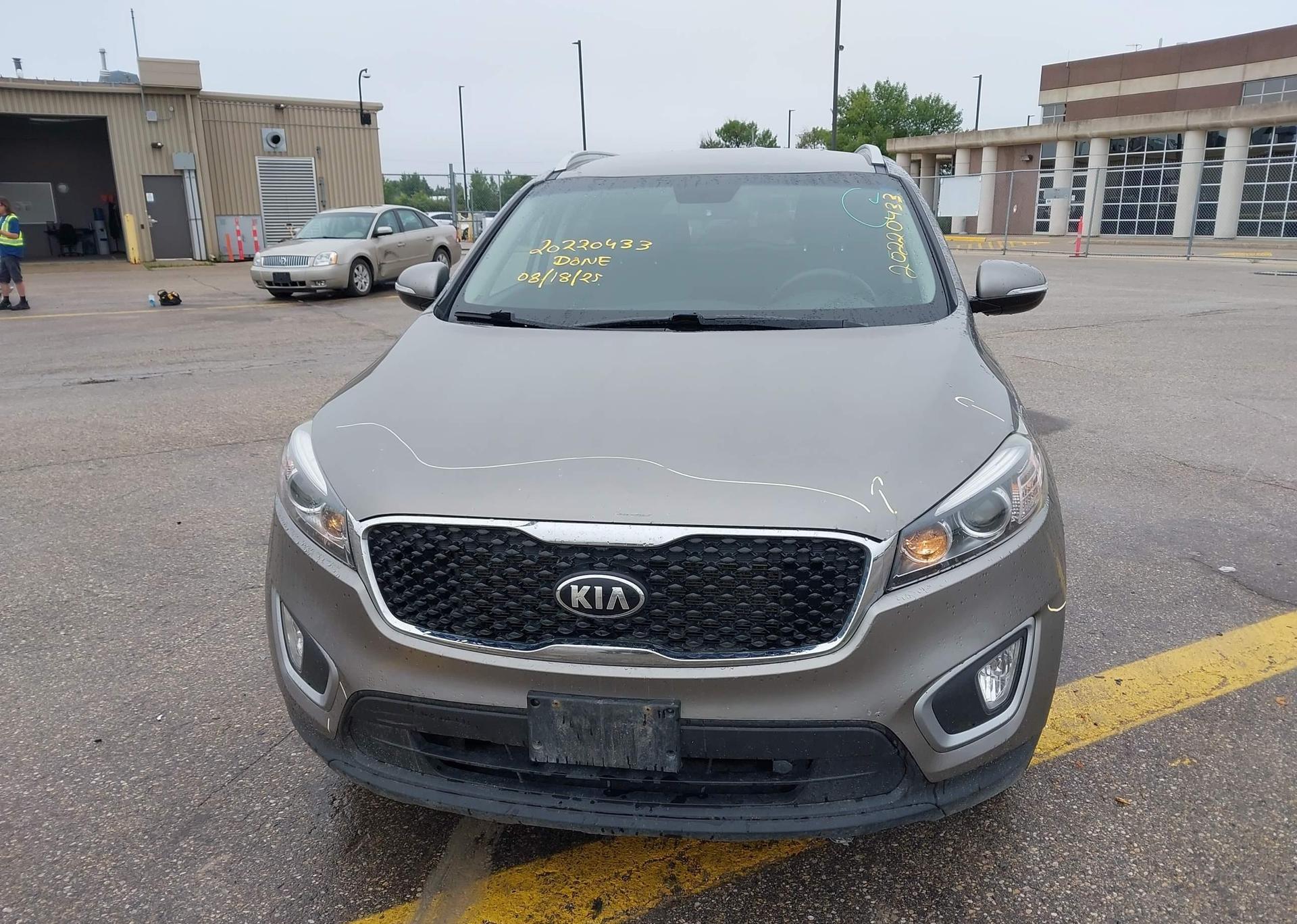 2017 KIA SORENTO LX