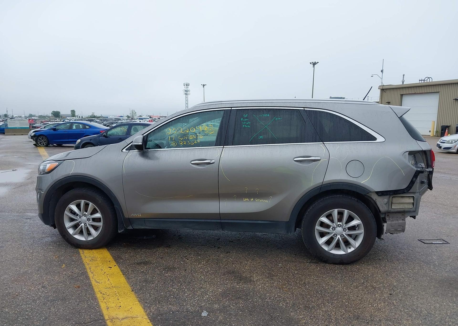 2017 KIA SORENTO LX