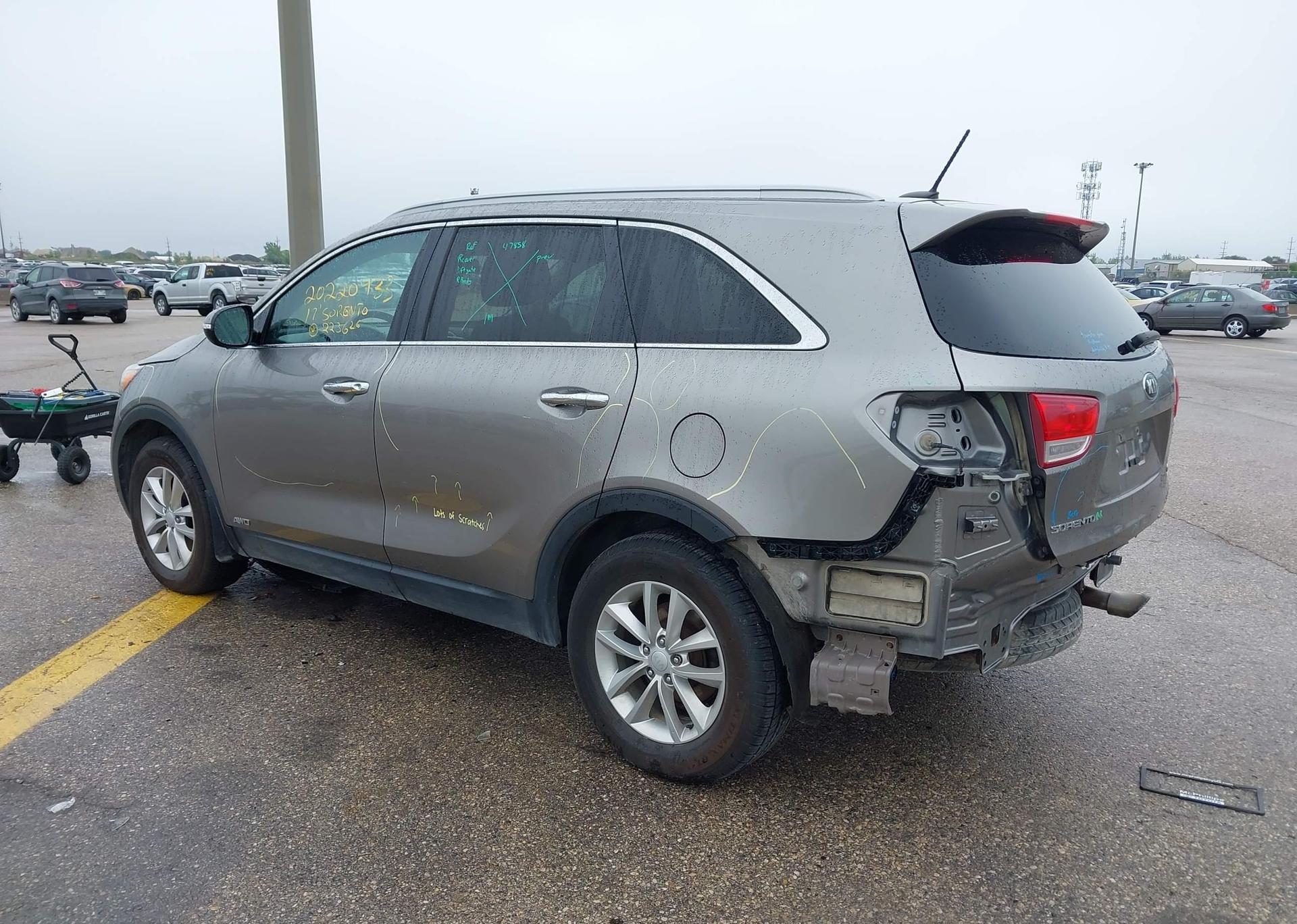 2017 KIA SORENTO LX