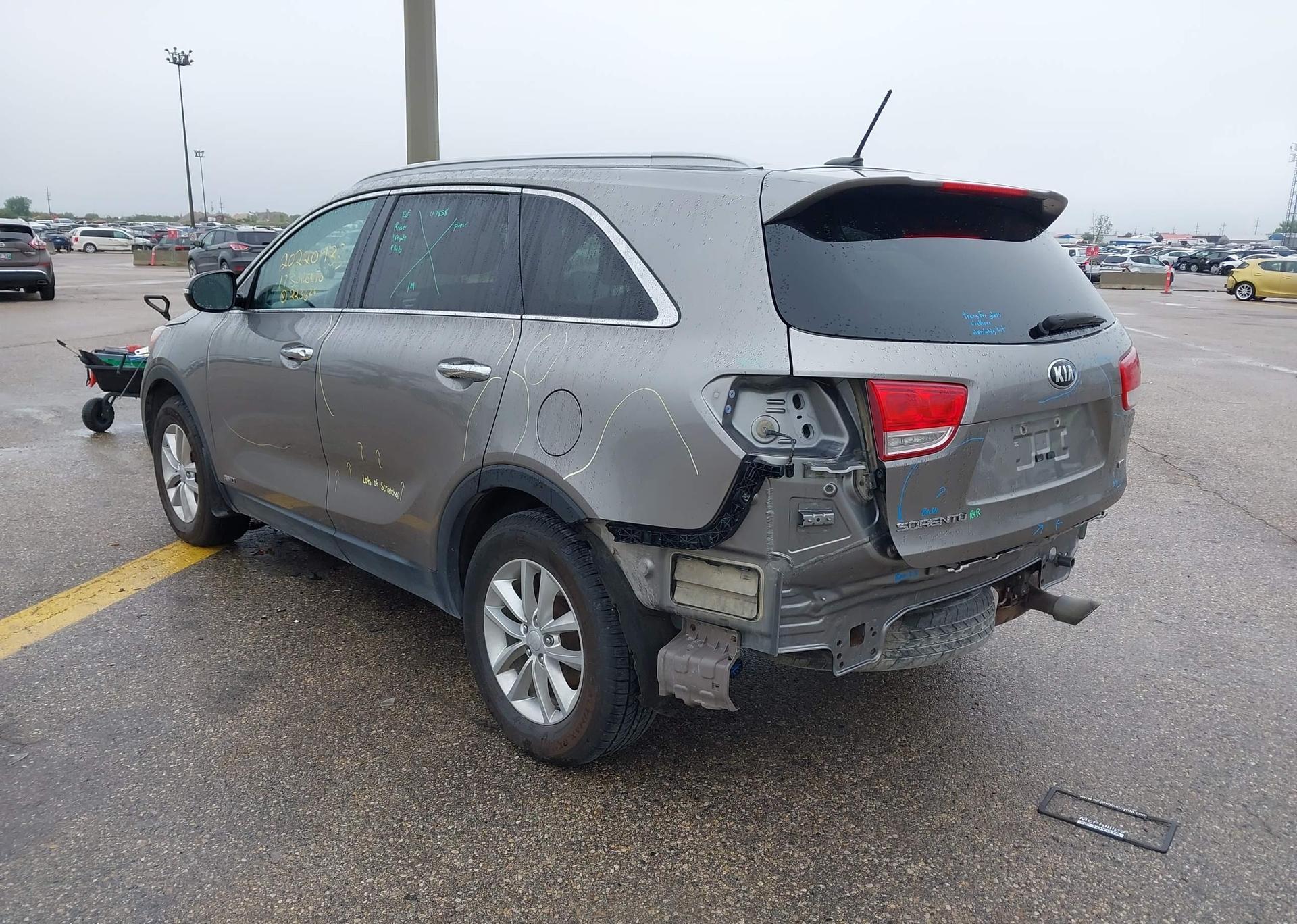 2017 KIA SORENTO LX