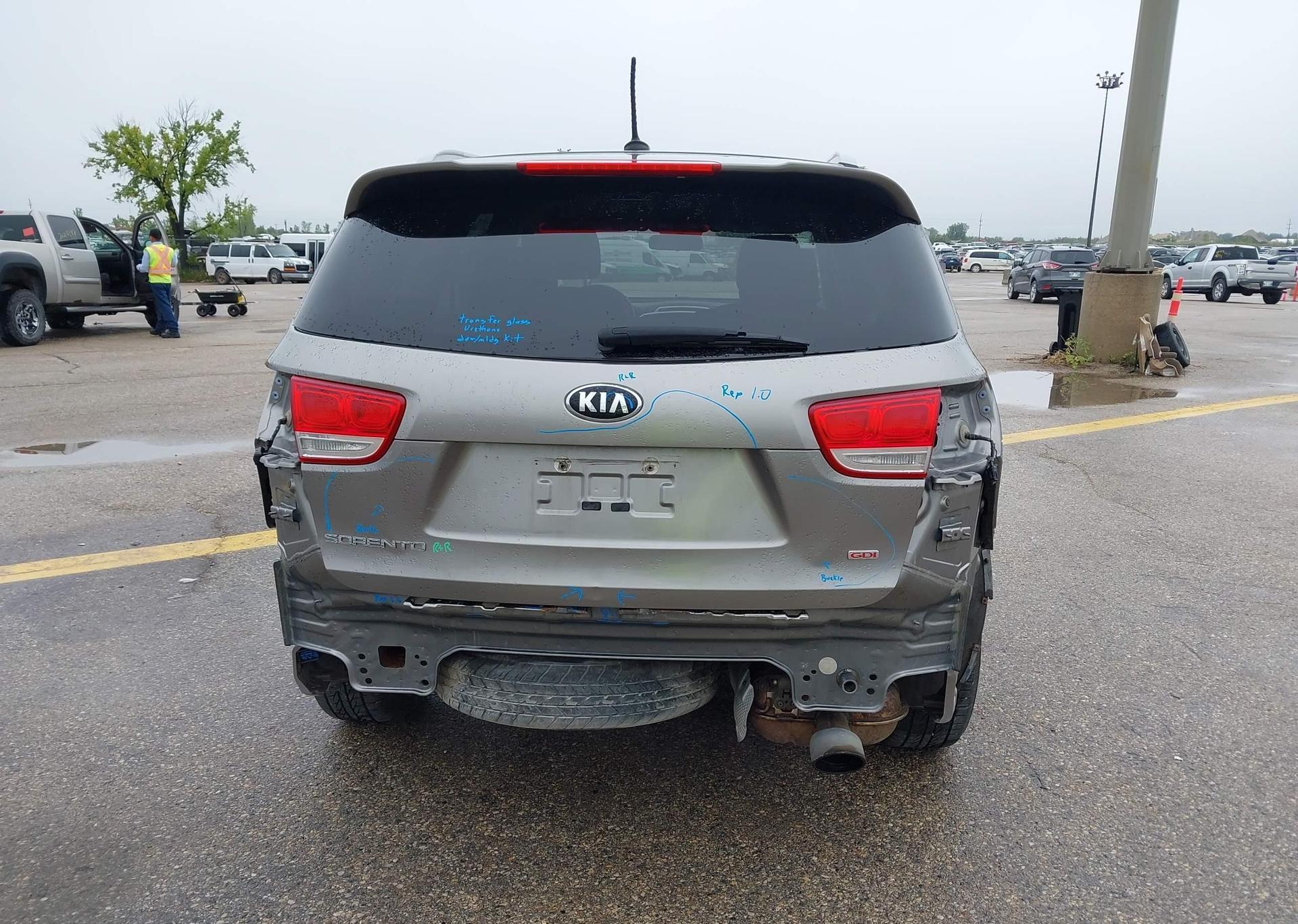 2017 KIA SORENTO LX