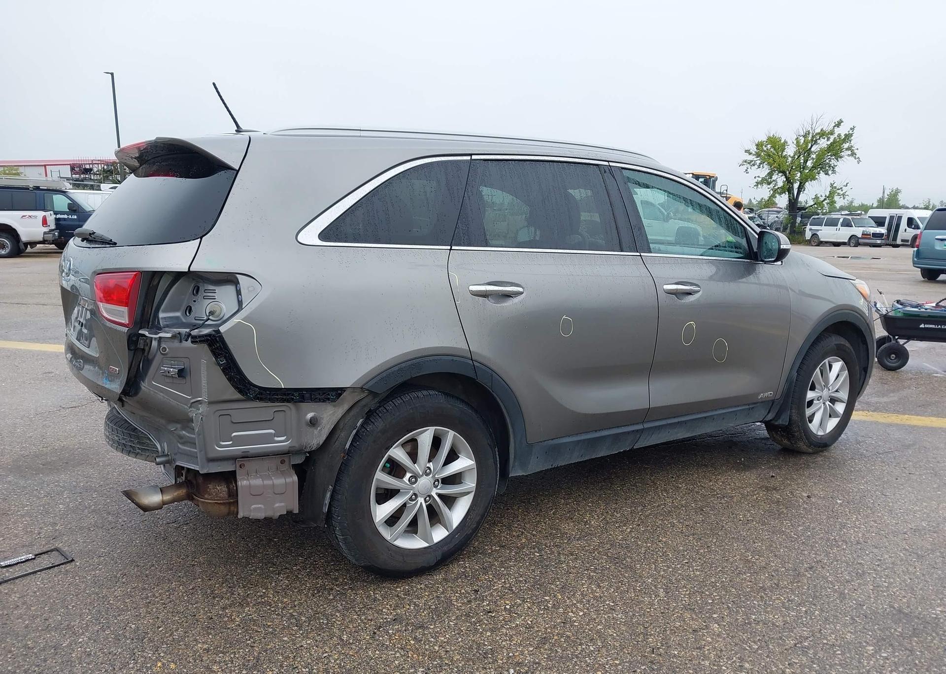 2017 KIA SORENTO LX