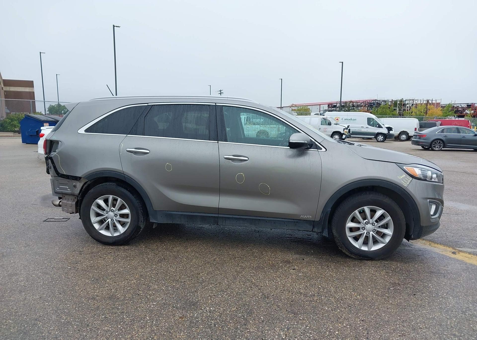 2017 KIA SORENTO LX