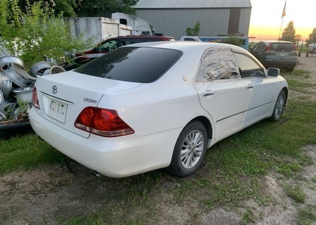 2004 TOYOTA CROWN ROYAL