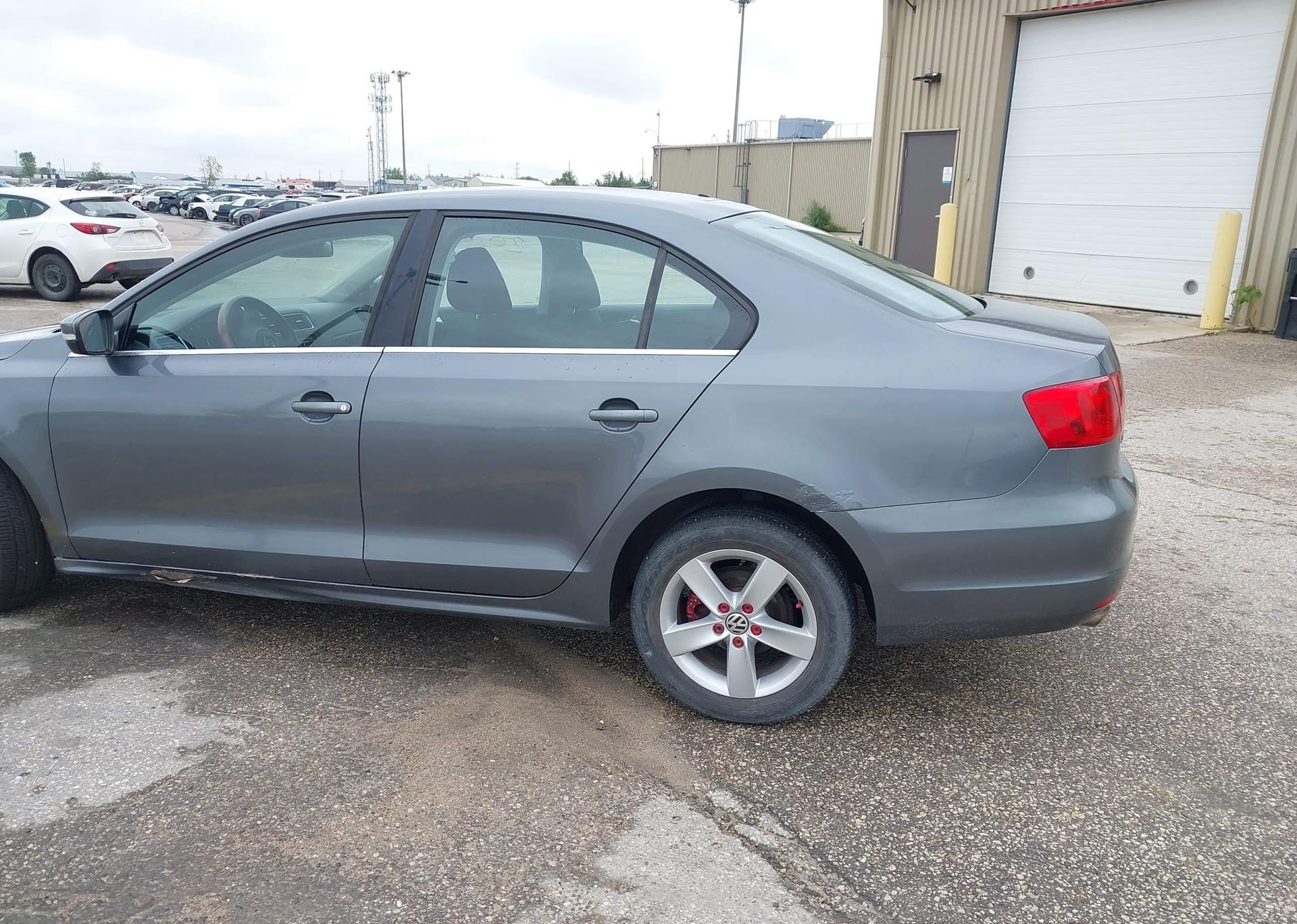 2012 VOLKSWAGEN JETTA 2.5
