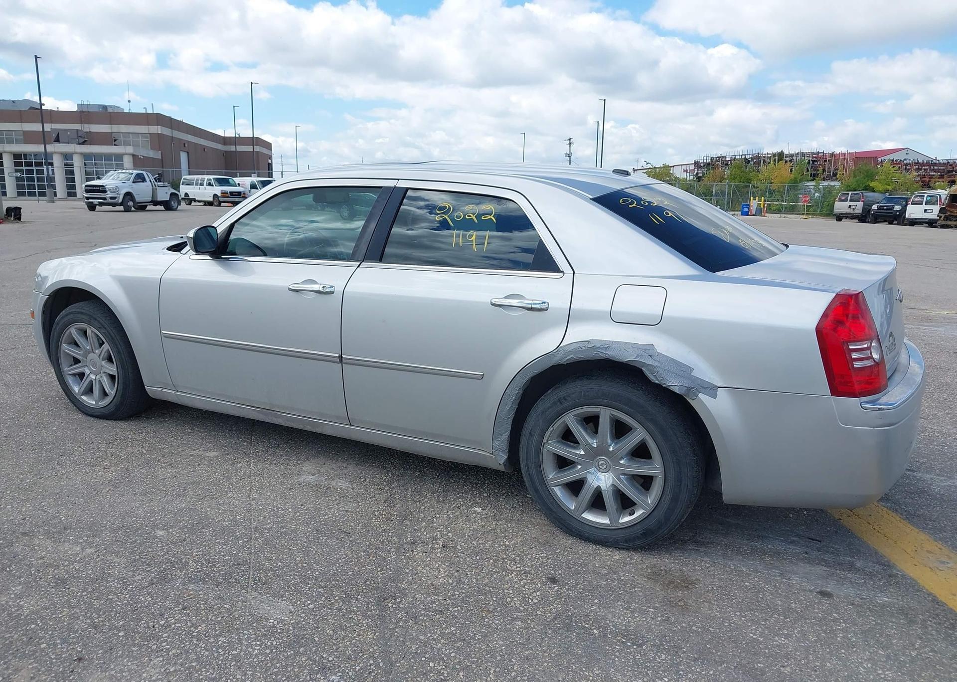 2009 CHRYSLER 300 LIMITED