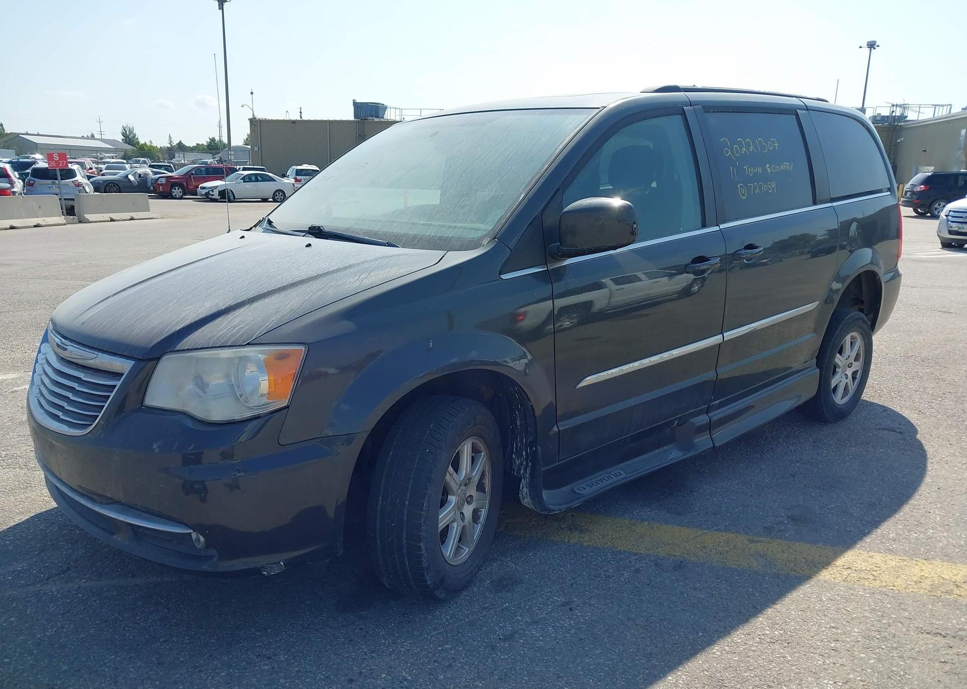 2011 CHRYSLER TOWN & COUNTRY TOURING