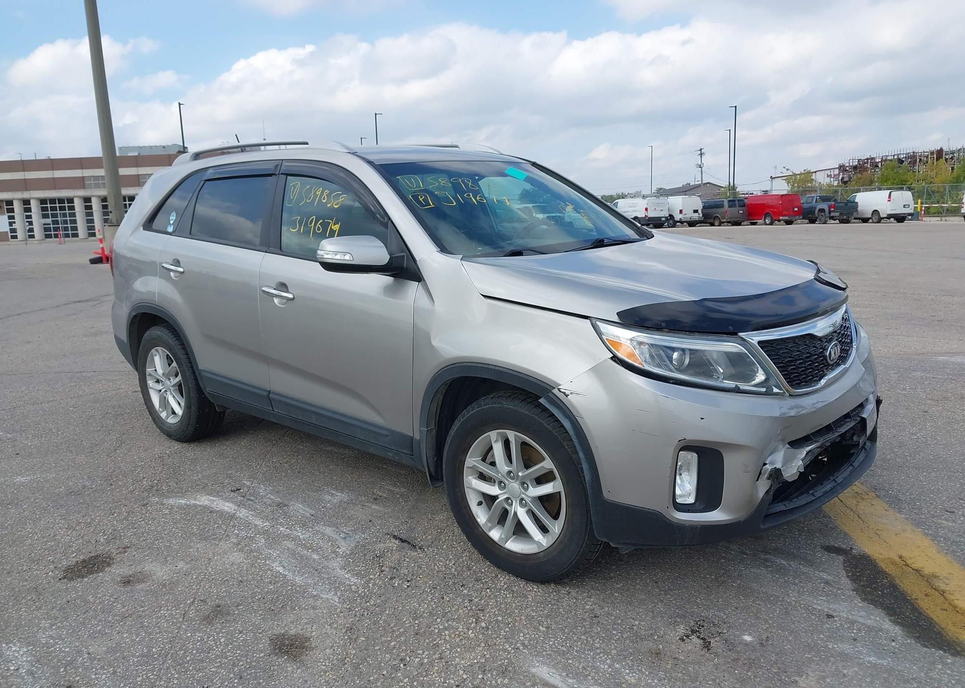 2015 KIA SORENTO LX