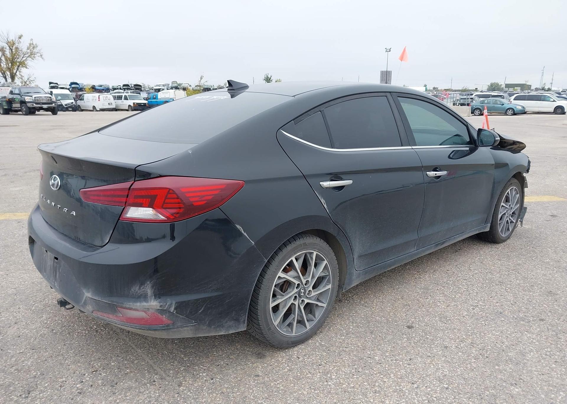 2019 HYUNDAI ELANTRA LUXURY