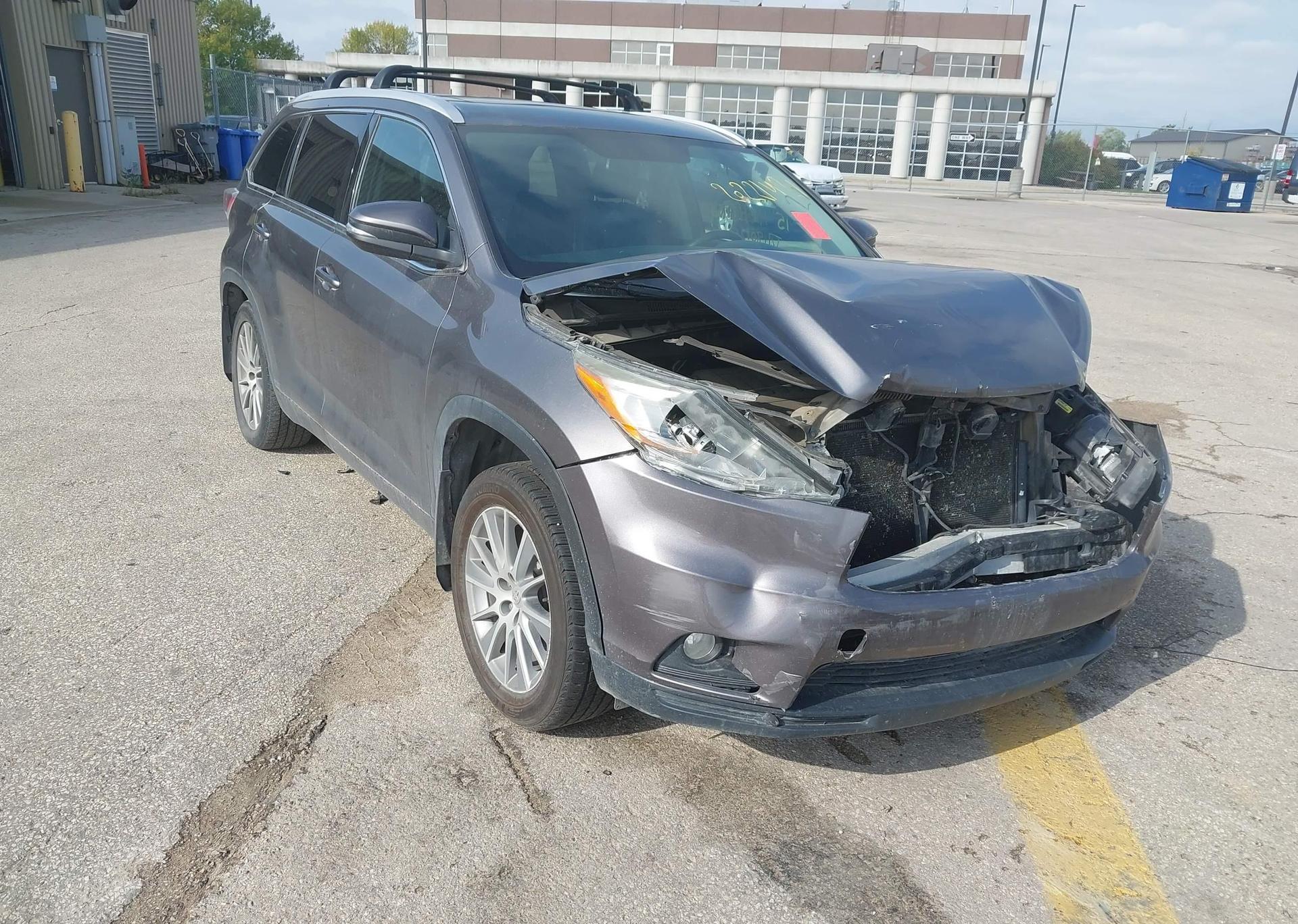 2015 TOYOTA HIGHLANDER XLE V6