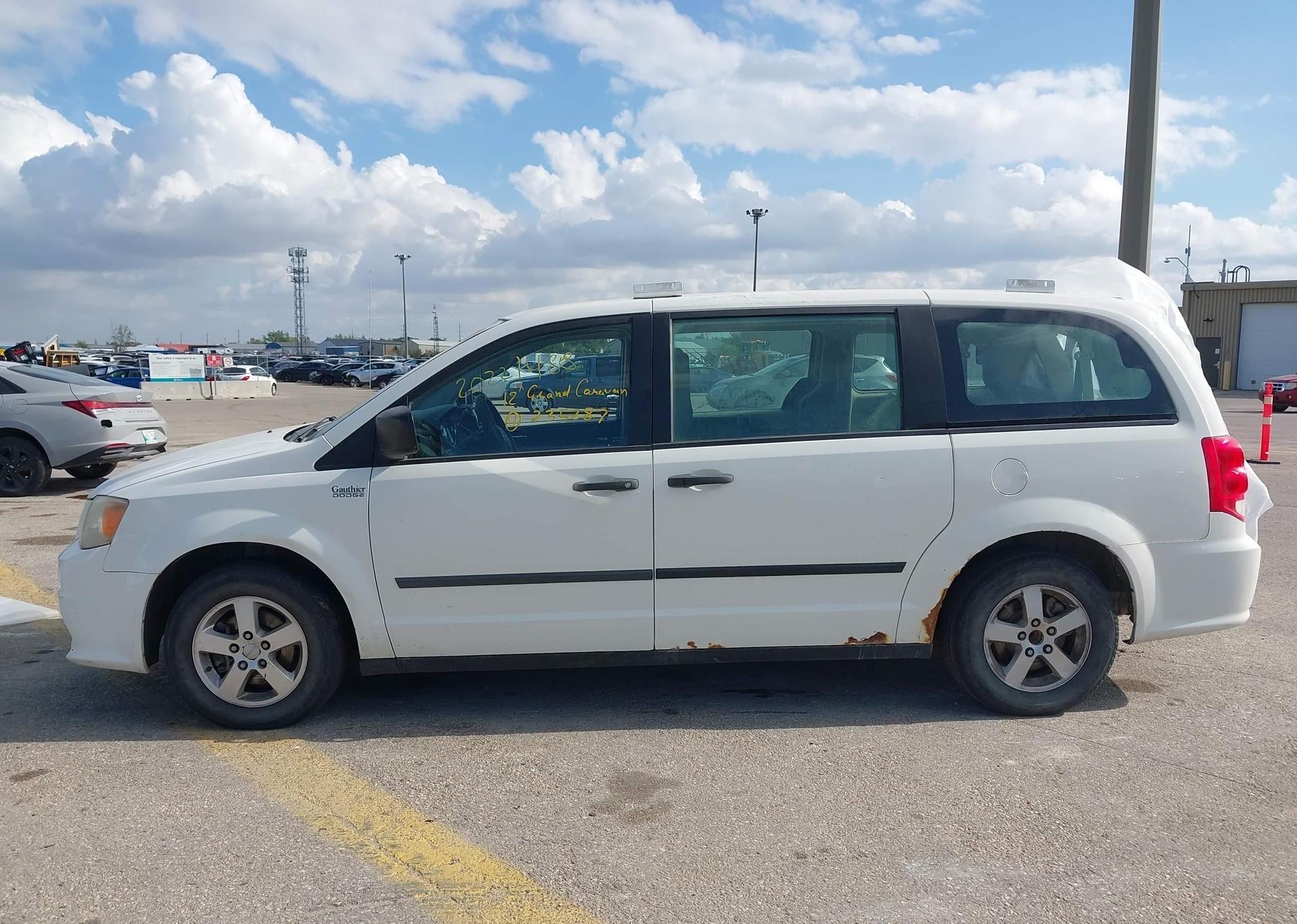 2012 DODGE GRAND CARAVAN SE