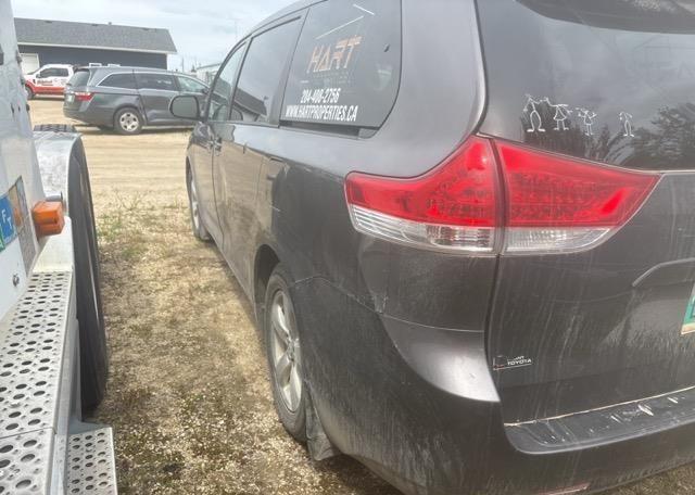 2014 TOYOTA SIENNA LE V6