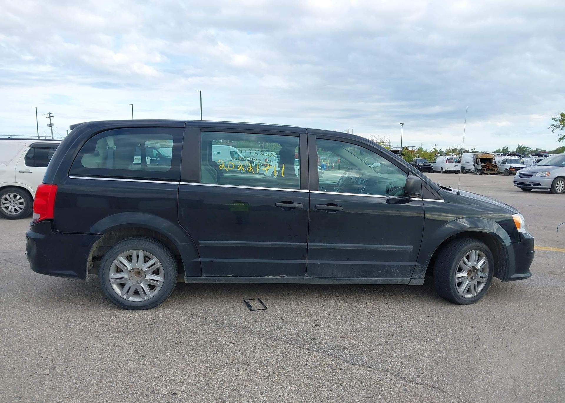 2015 DODGE GRAND CARAVAN SE