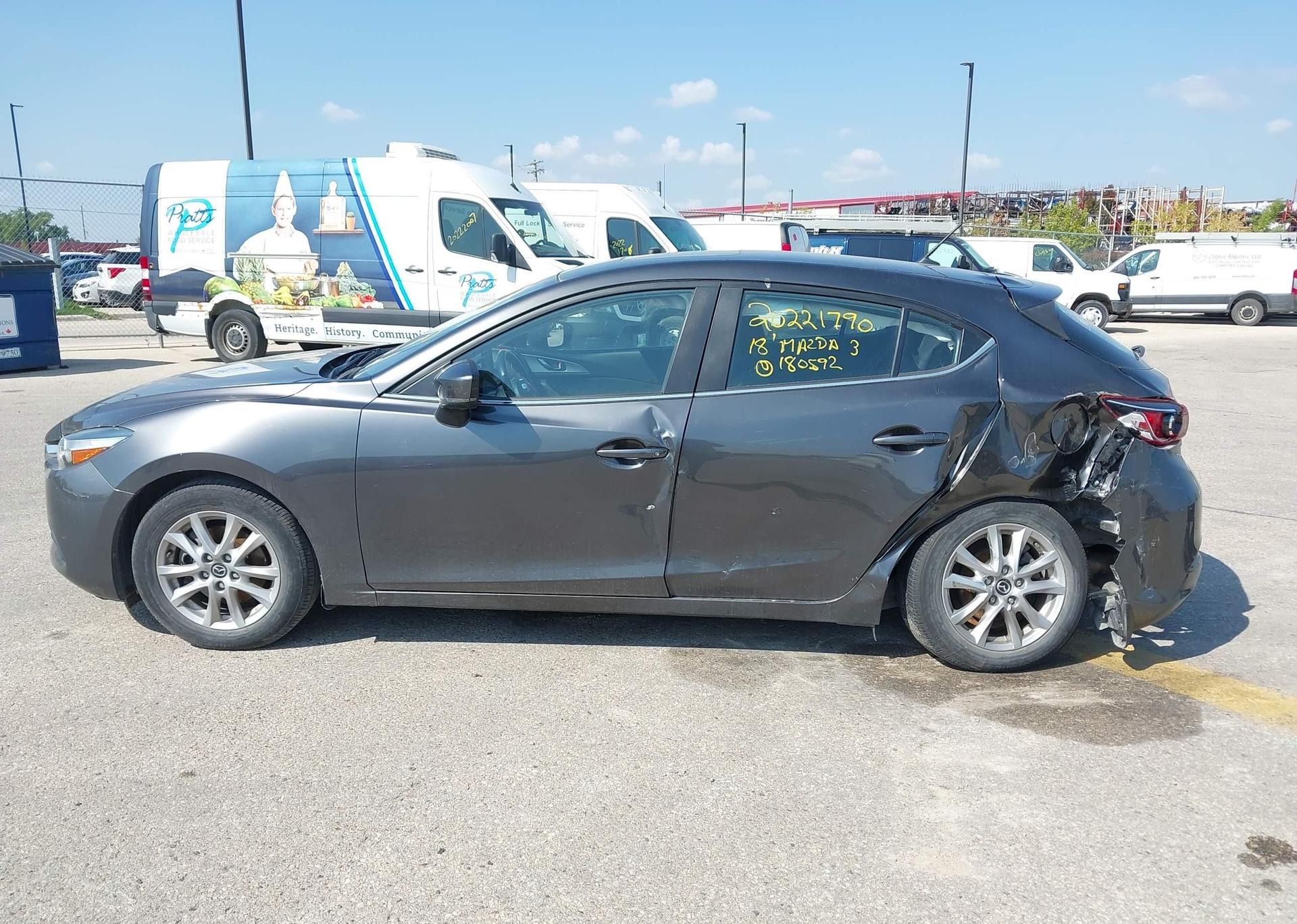 2018 MAZDA MAZDA3 SPORT GS SKY