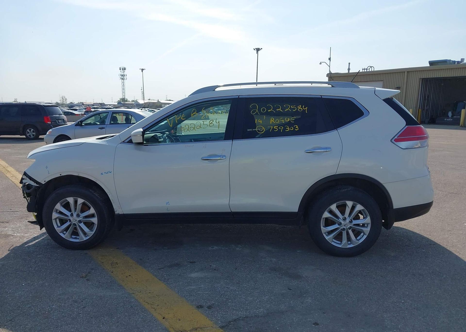 2014 NISSAN ROGUE SV