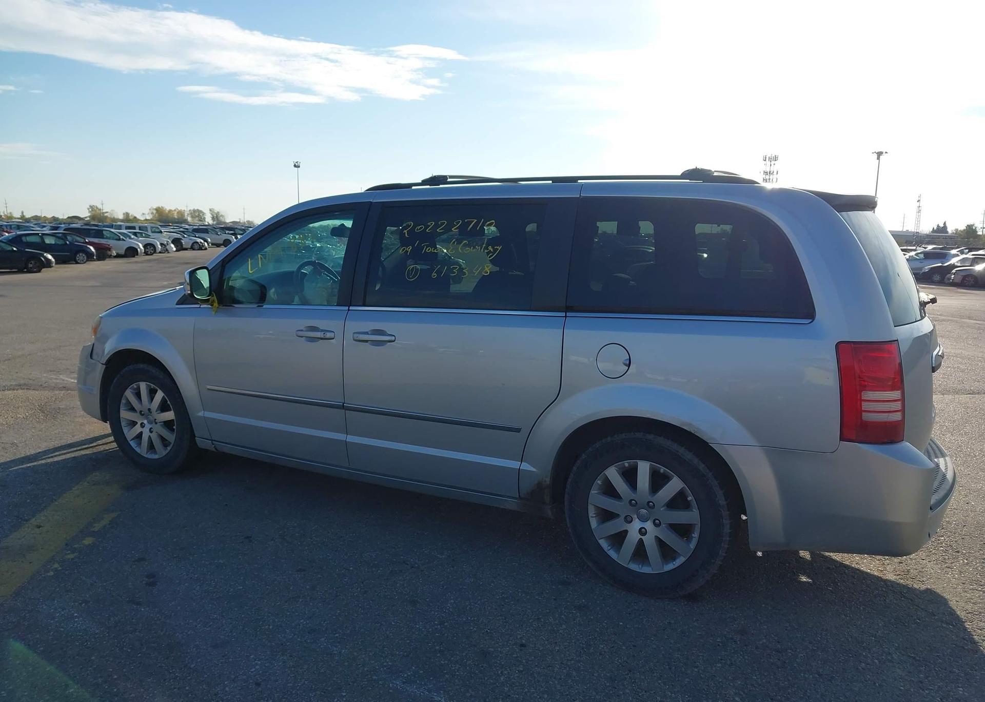 2009 CHRYSLER TOWN & COUNTRY TOURING
