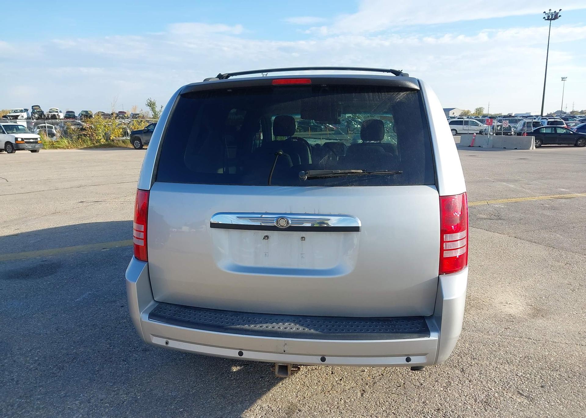 2009 CHRYSLER TOWN & COUNTRY TOURING