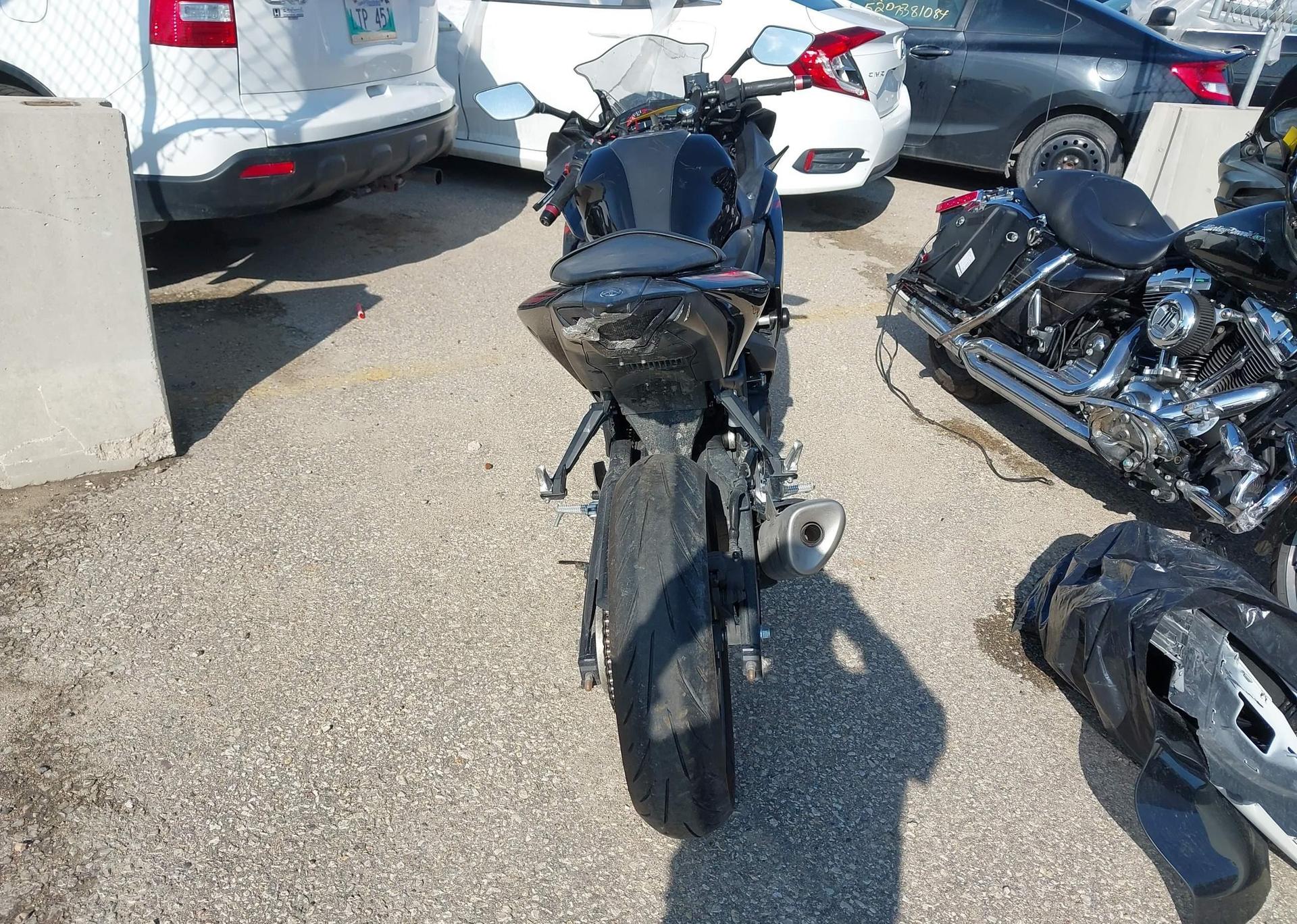 2015 YAMAHA YZF R3