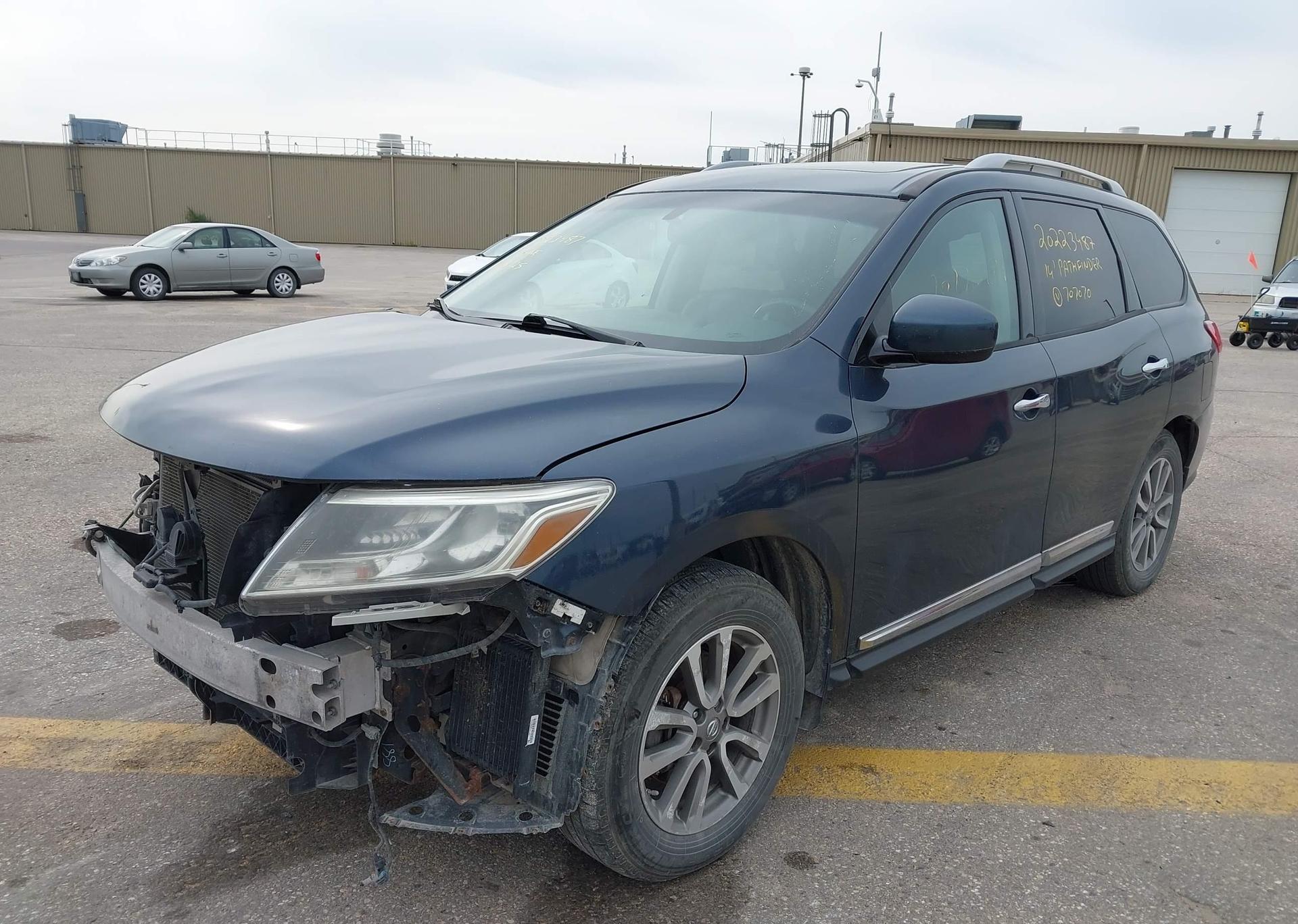 2014 NISSAN pathfinder sl
