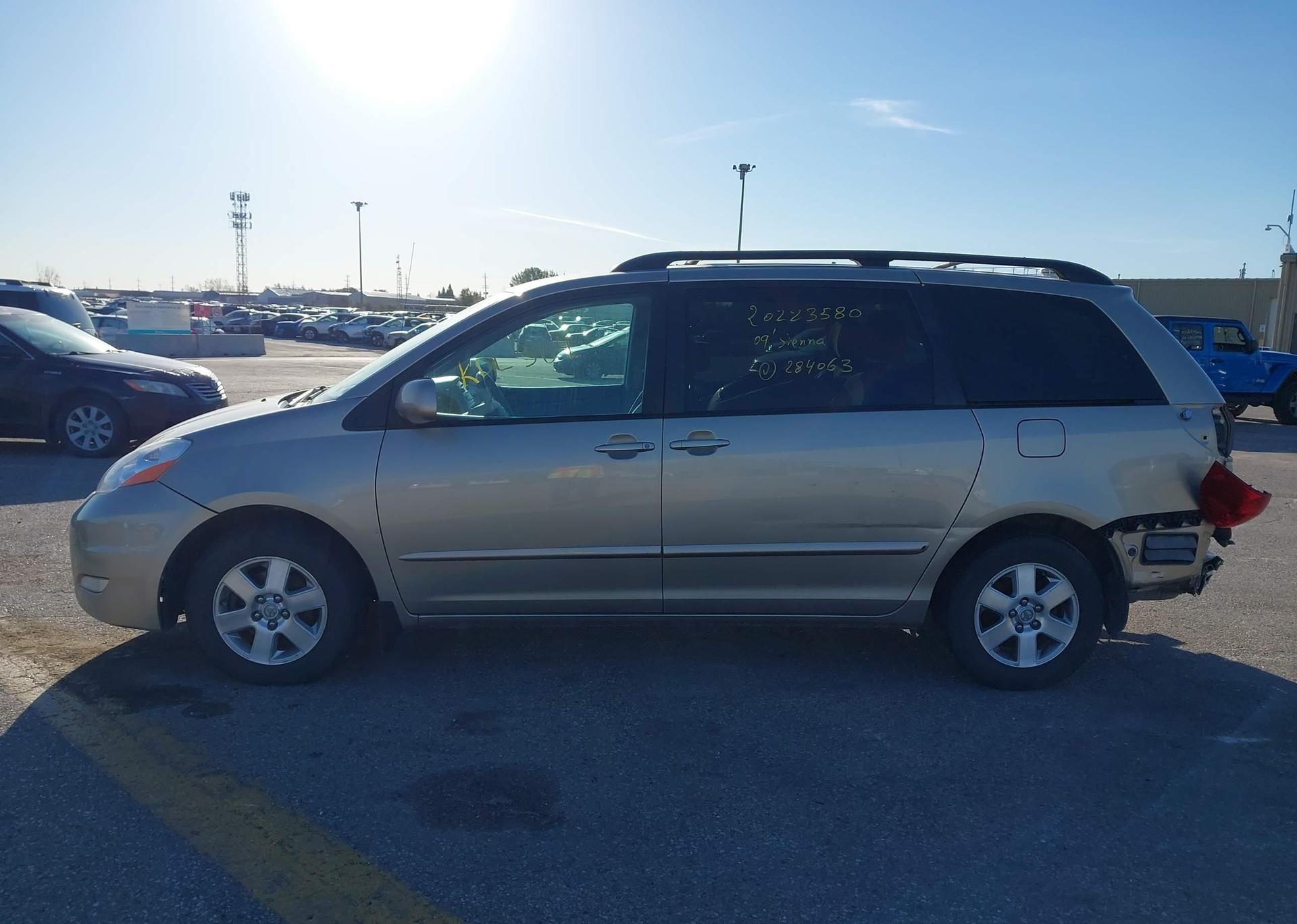 2009 TOYOTA SIENNA CE V6