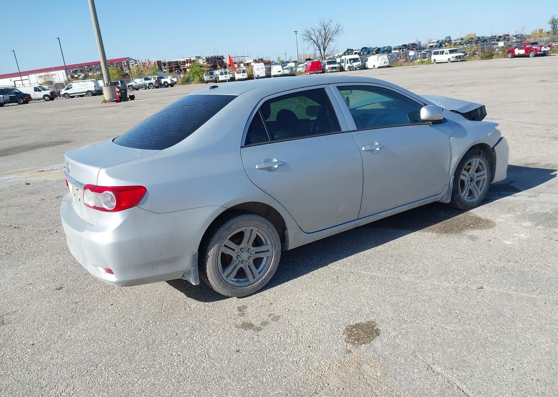 2013 TOYOTA COROLLA LE