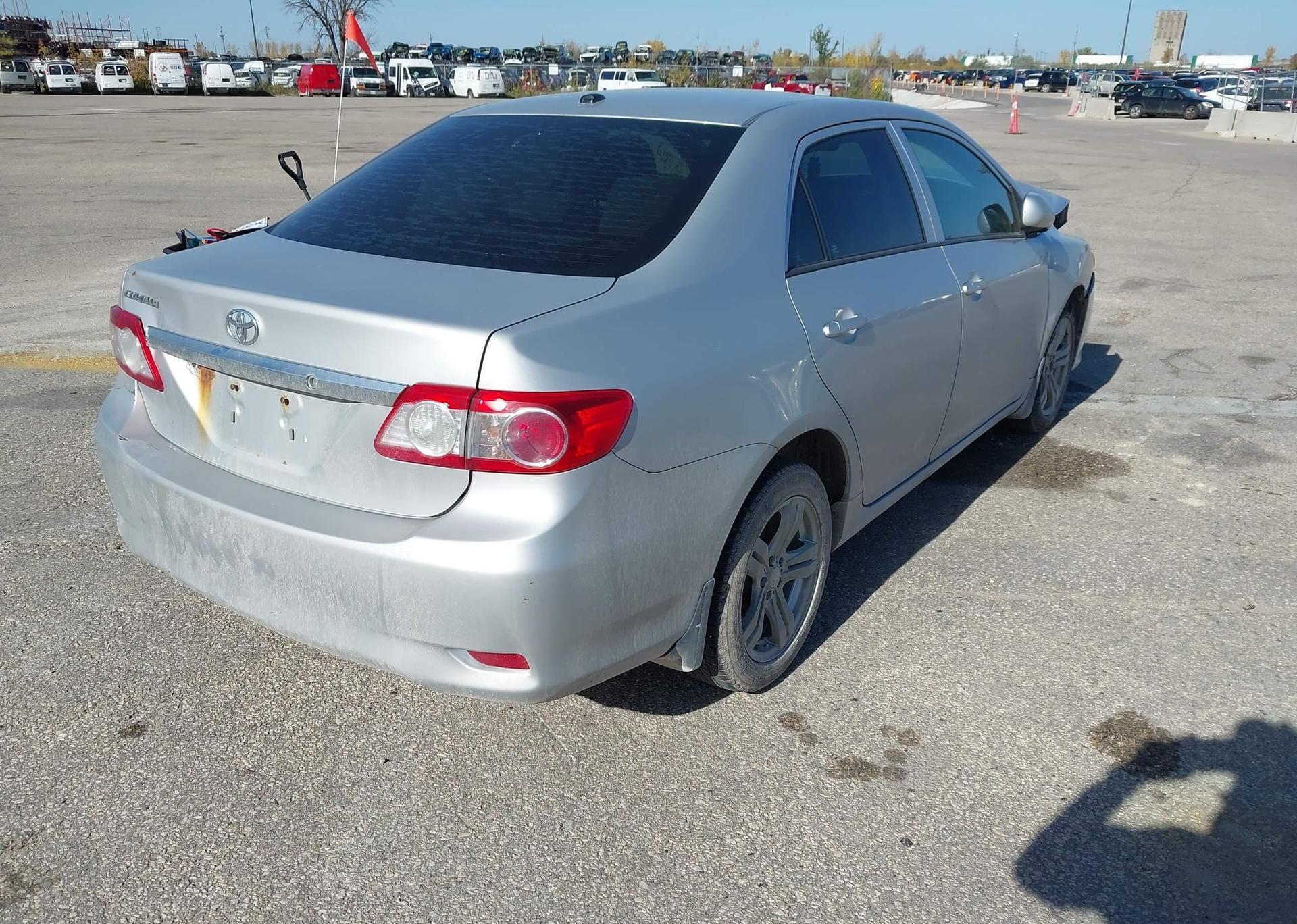 2013 TOYOTA COROLLA LE