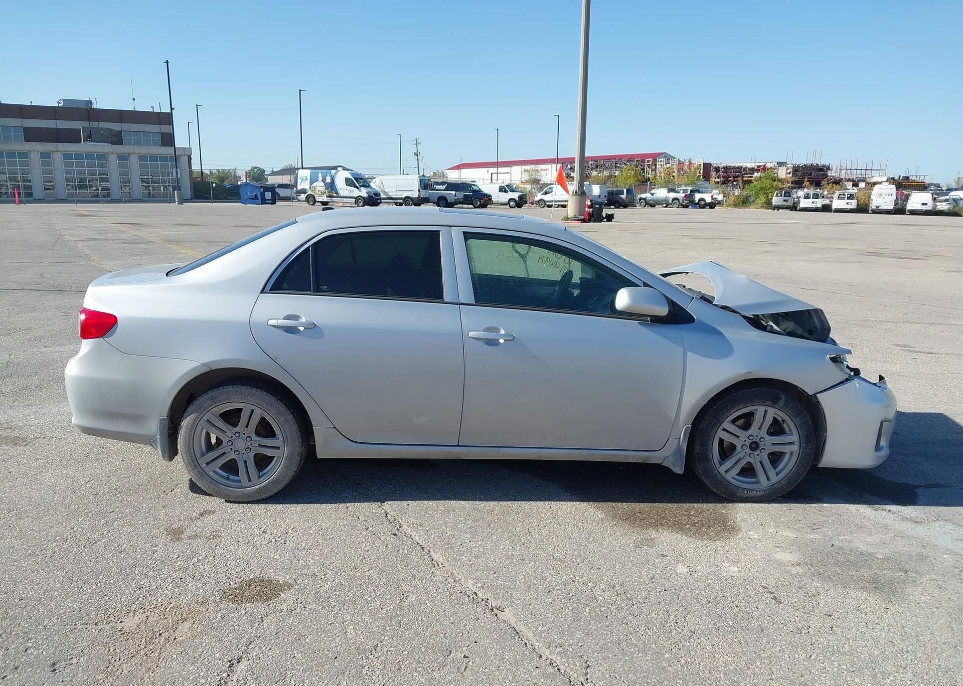 2013 TOYOTA COROLLA LE