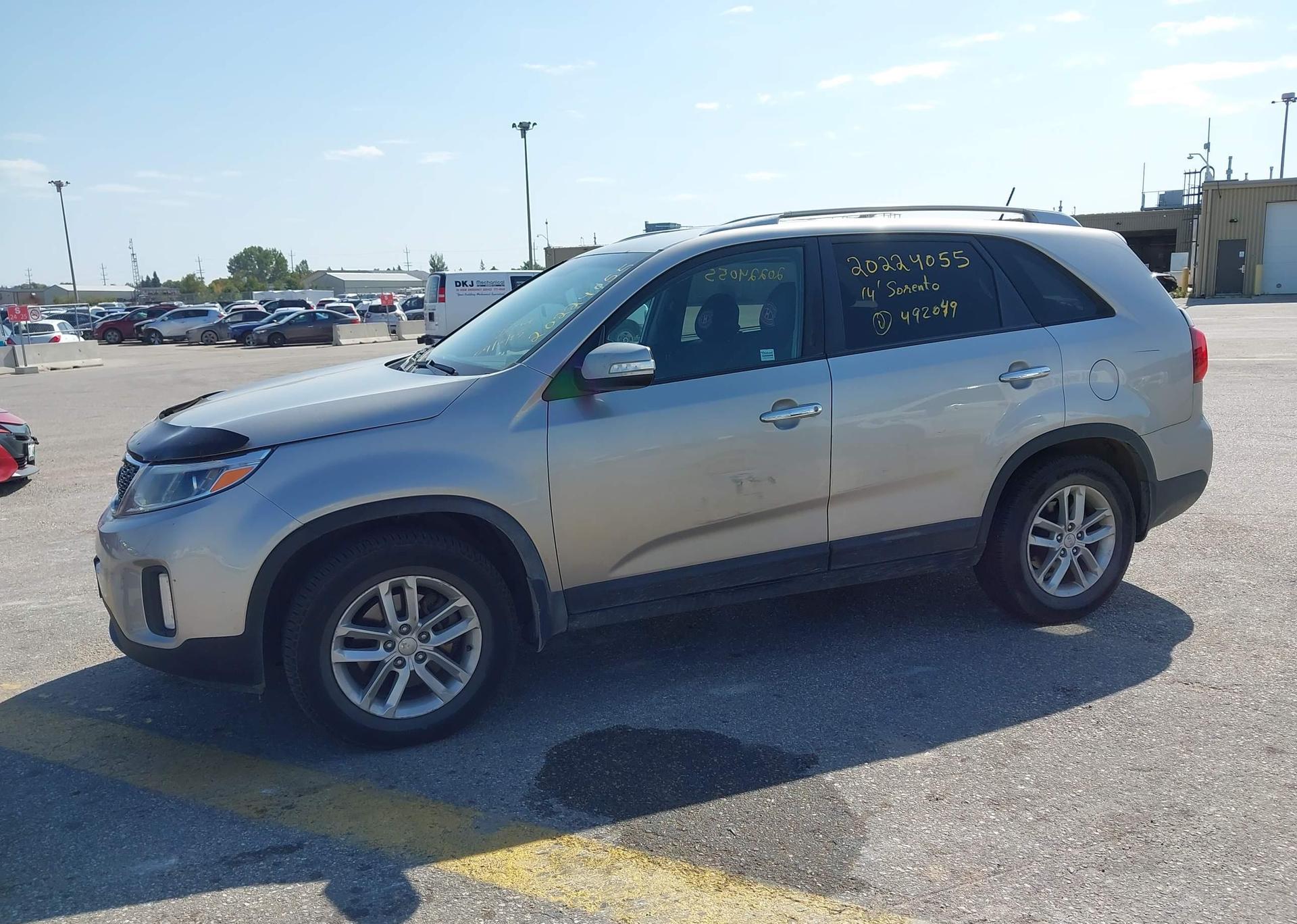 2014 KIA SORENTO LX