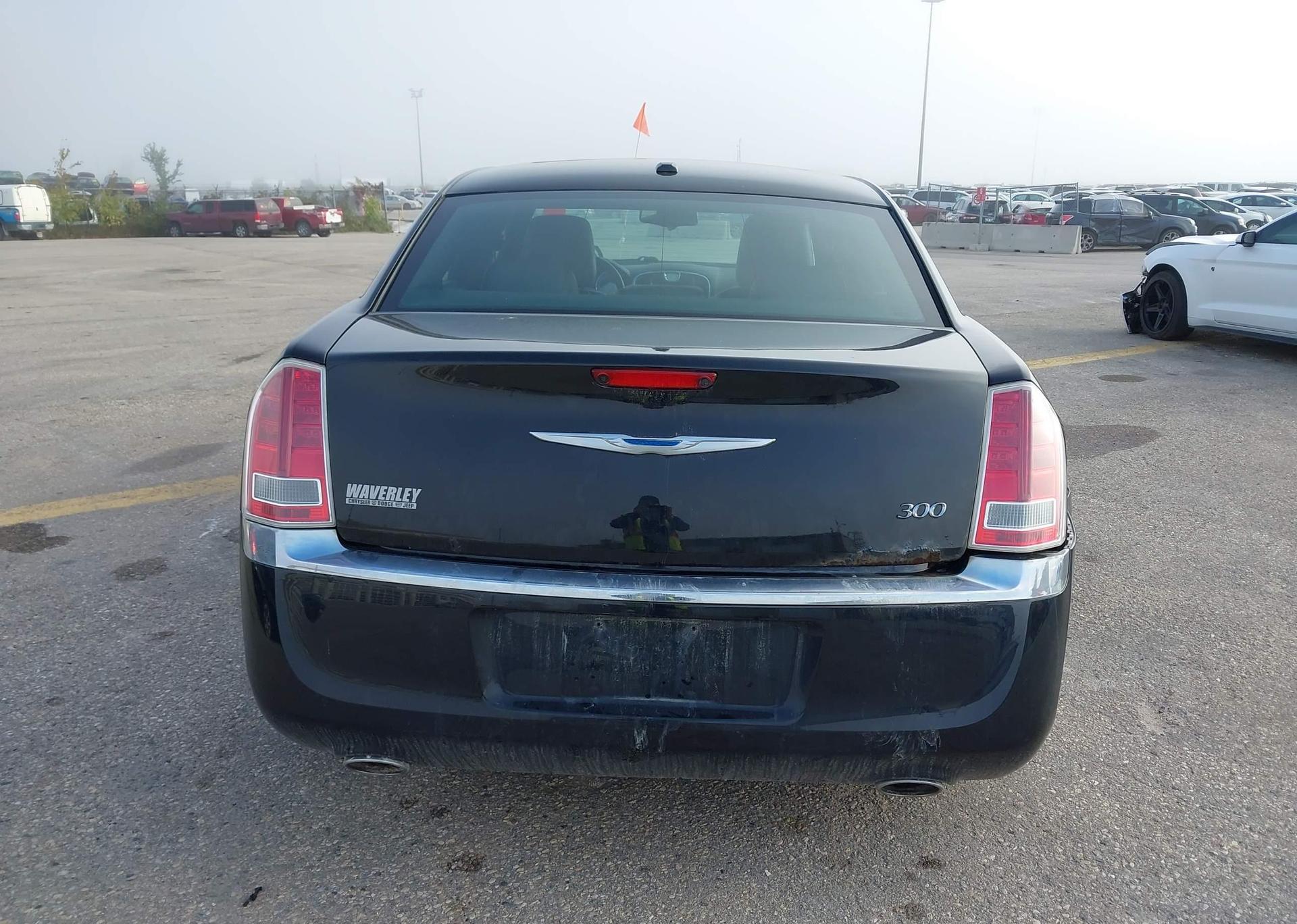 2012 CHRYSLER 300 LIMITED