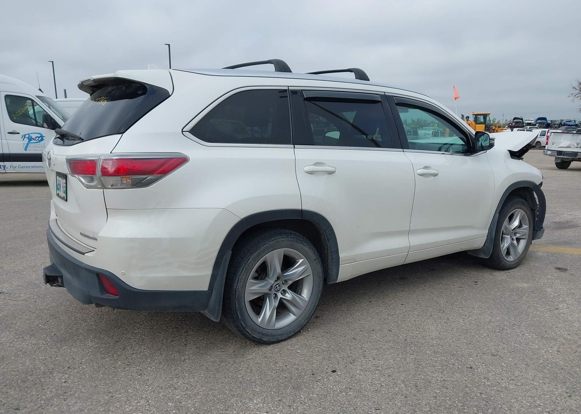 2016 TOYOTA HIGHLANDER LIMITED V6