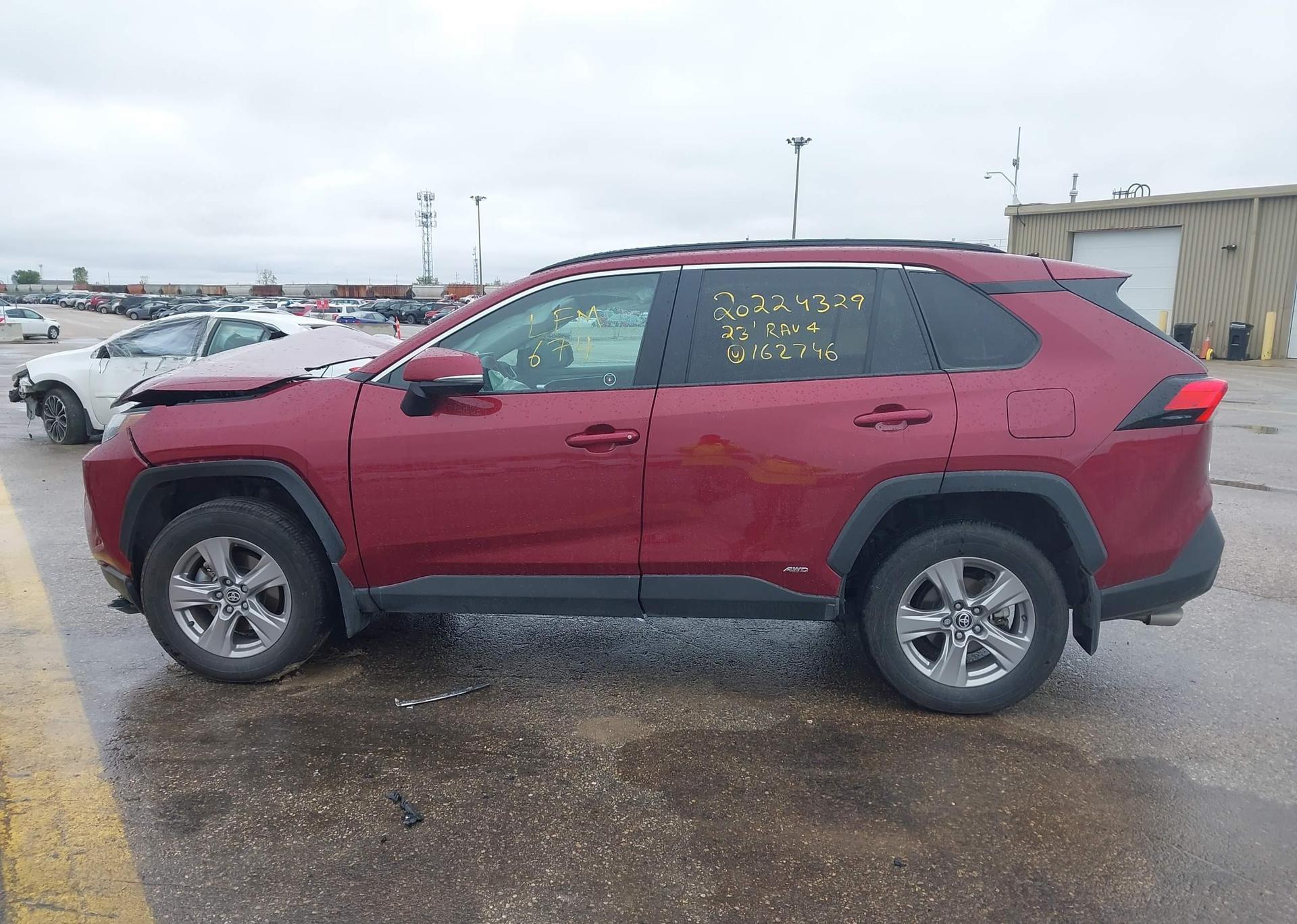 2023 TOYOTA RAV4 XLE HYBRID