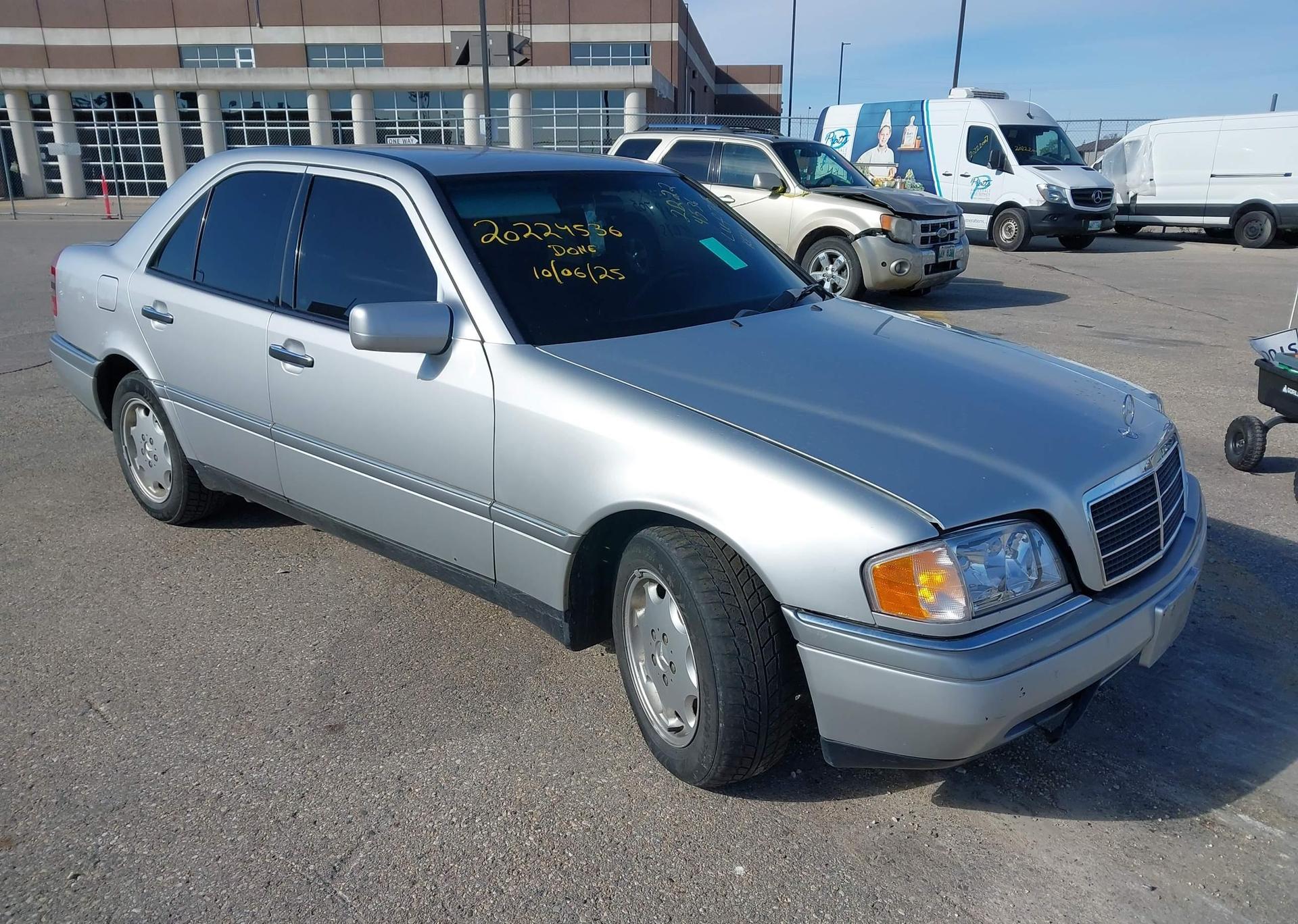 1996 MERCEDES-BENZ C220W
