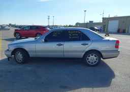 1996 MERCEDES-BENZ C220W